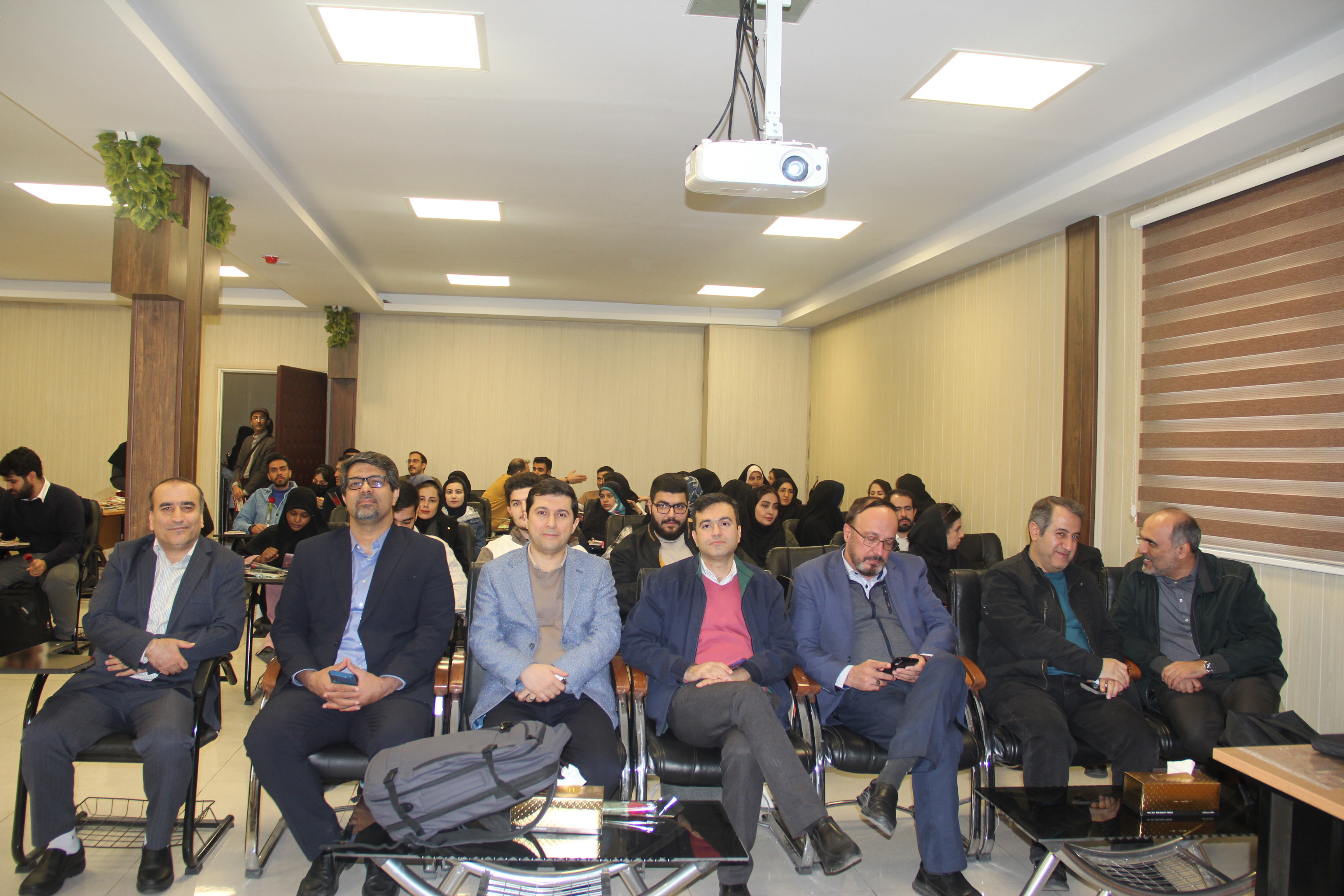 مراسم روز دانشجو با حضور مسئولان و اساتید در دانشکده فناوری‌های نوین پزشکی برگزار شد