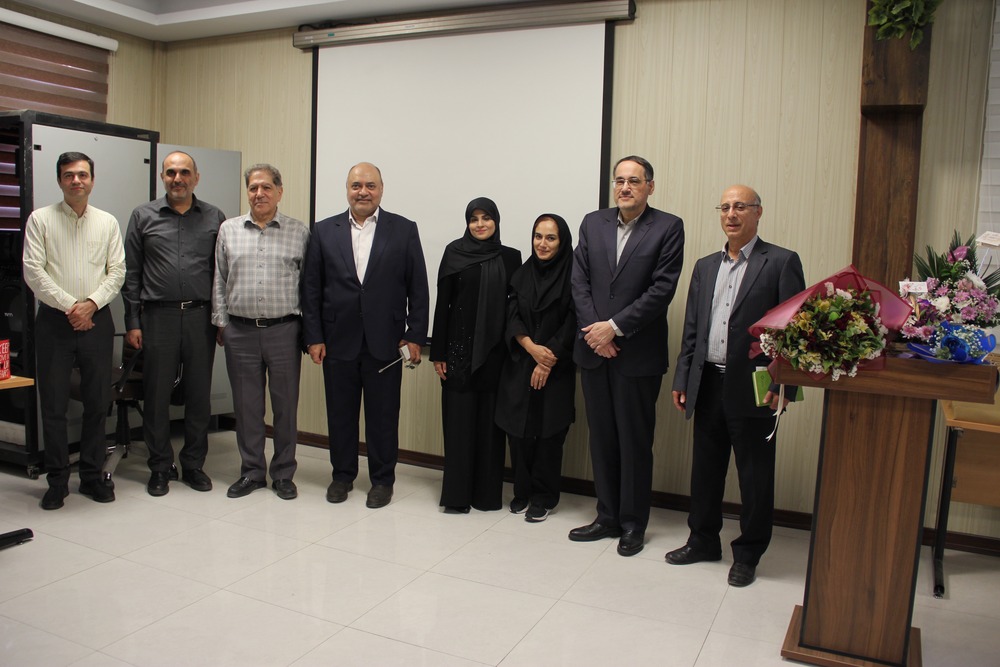 دفاع نعیمه روشن‌ضمیر از پایان‌نامه دکتری درباره ویروس‌های آنکولیتیک