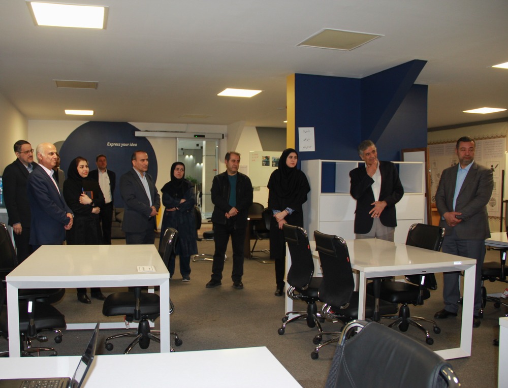 بازدید معاون تحقیقات و فناوری دانشگاه از زیرساخت های پژوهشی و شرکت‌های مستقر در مرکز رشد اقماری دانشکده فناوری‌های نوین پزشکی